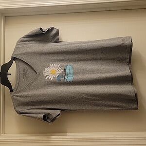 Life is Good Gray V-Neck Daisy Phonograph Short Sleeve Tee Size L
